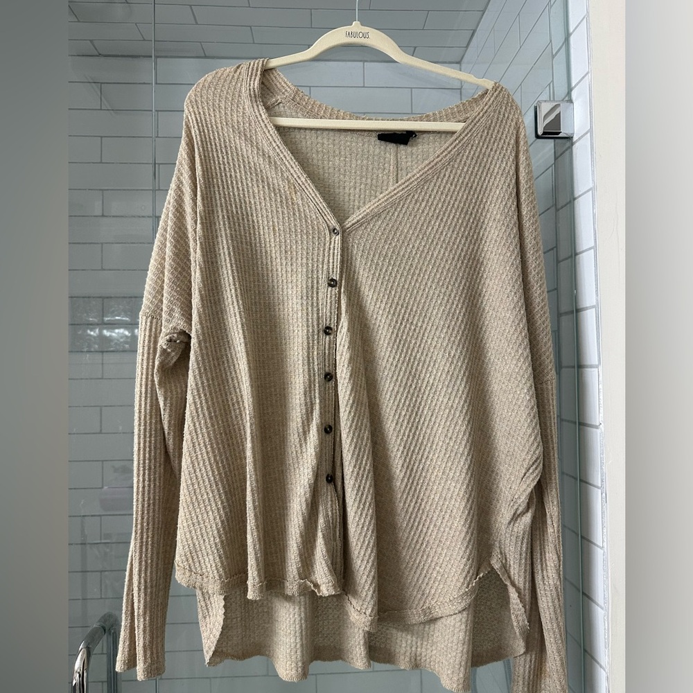 Chill sweater, can easily layer